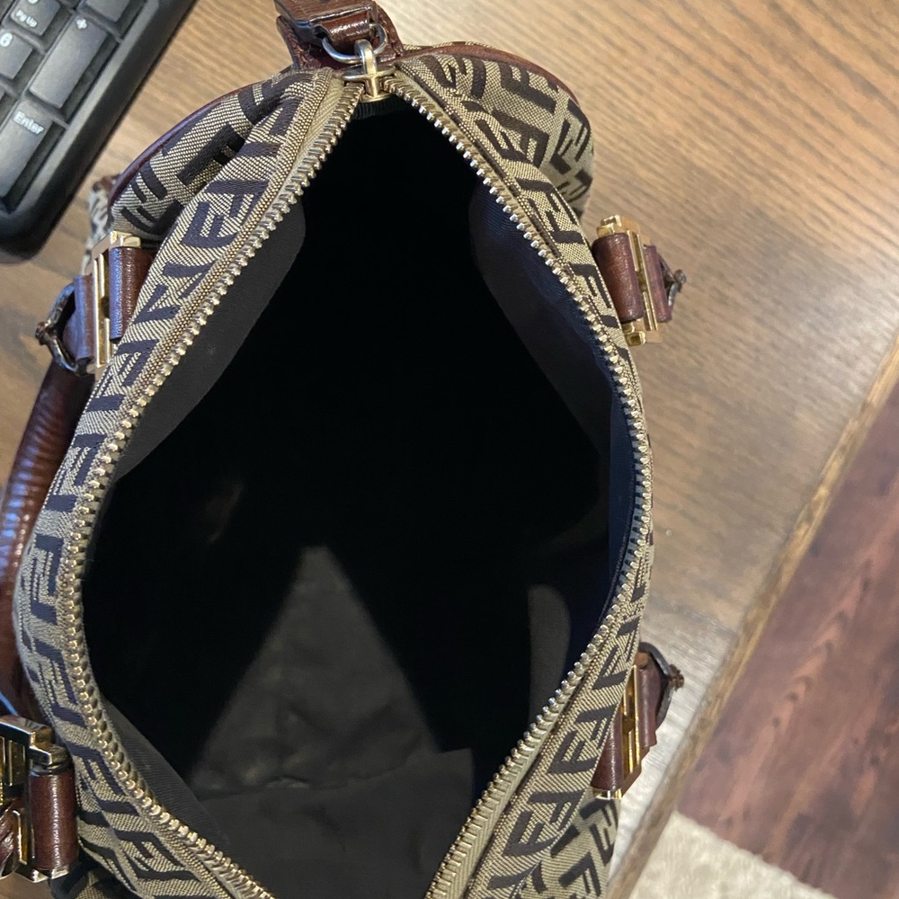 Authentic Fendi bag - Picture 2 of 15